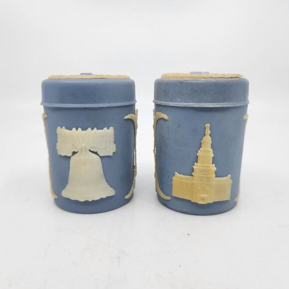 VTG Betsy Ross and Liberty Bell Wedgewood Motif Salt & Pepper Shakers Blue 1976 - Picture 2 of 8